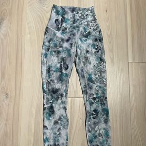 Lululemon Unlimit High-Rise Tight 25” leggings